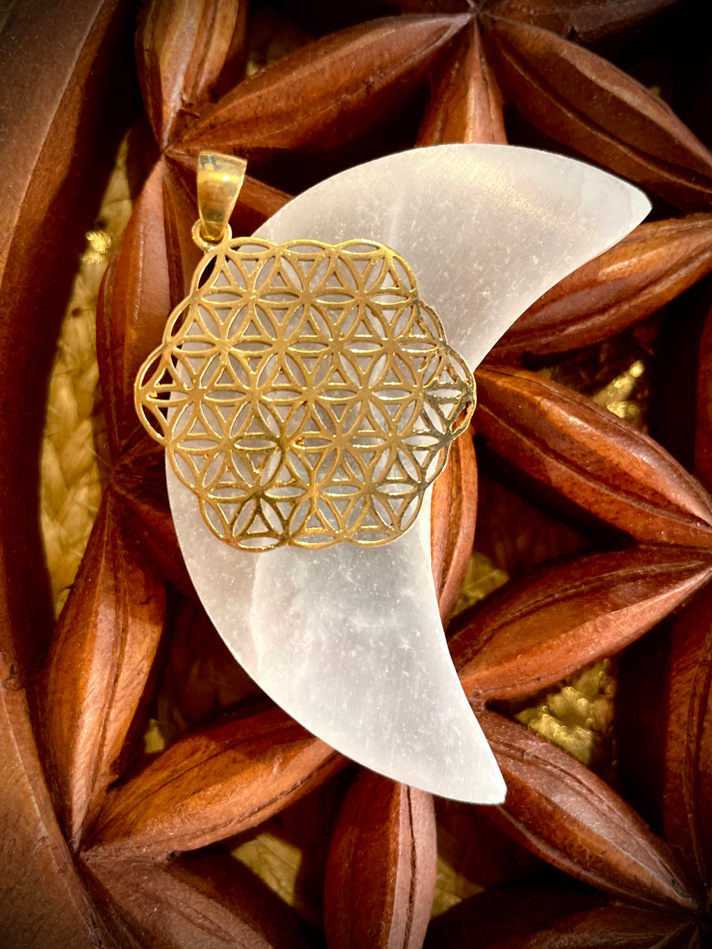 Pendentif en laiton, fleure de vie