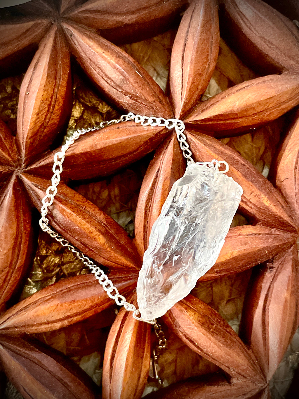 Pendule en cristal de roche, brut