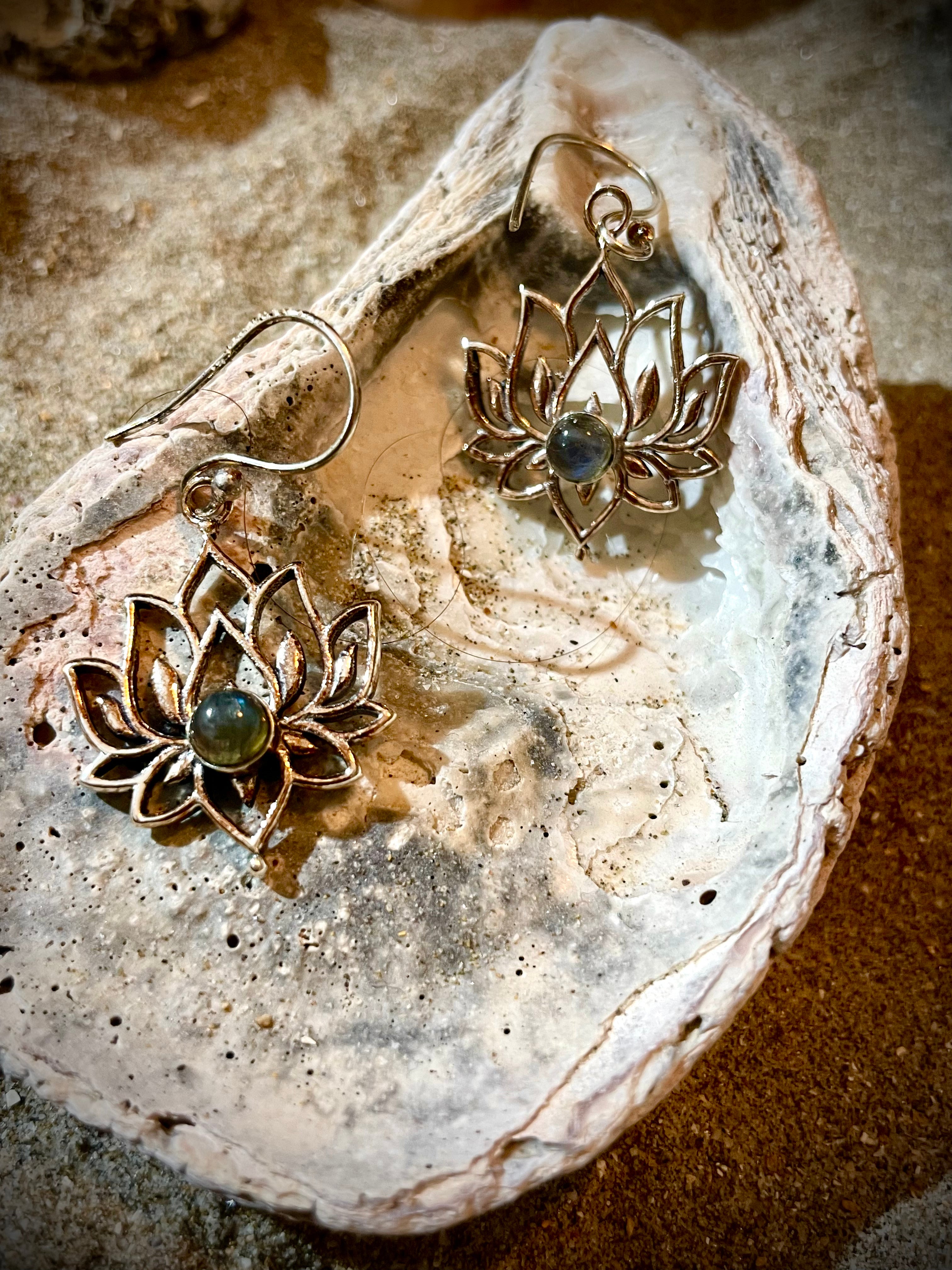 Boucles d'oreilles Lotus, argent, labradorite