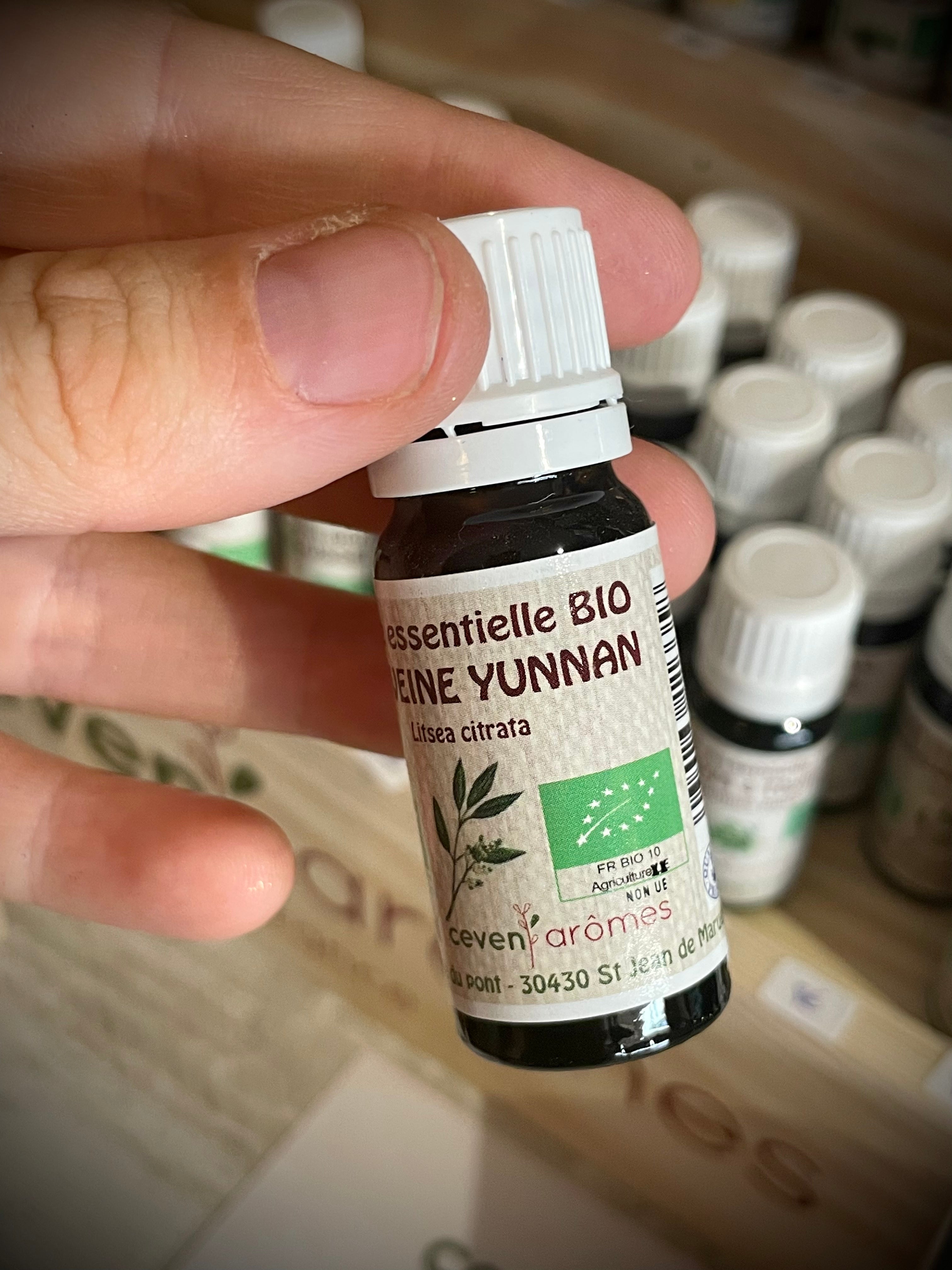 Huile essentielle verveine du yunnan