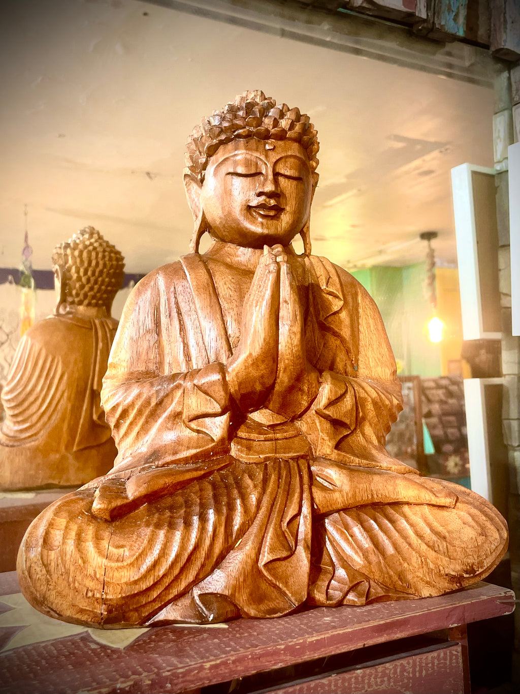 Grand Bouddha en prière... Bois de Suar