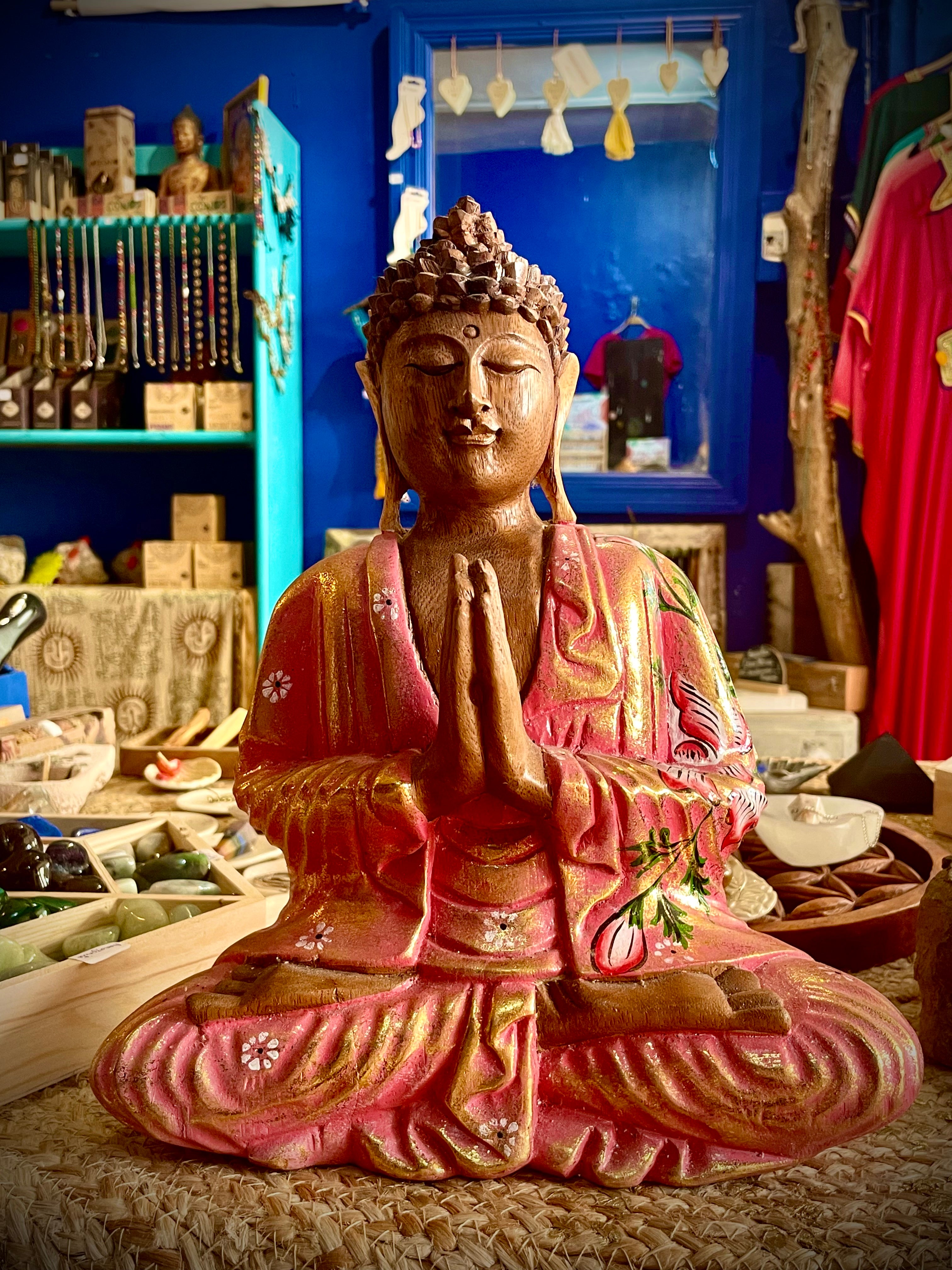 Bouddha Rose en prière, Arbre de pluie
