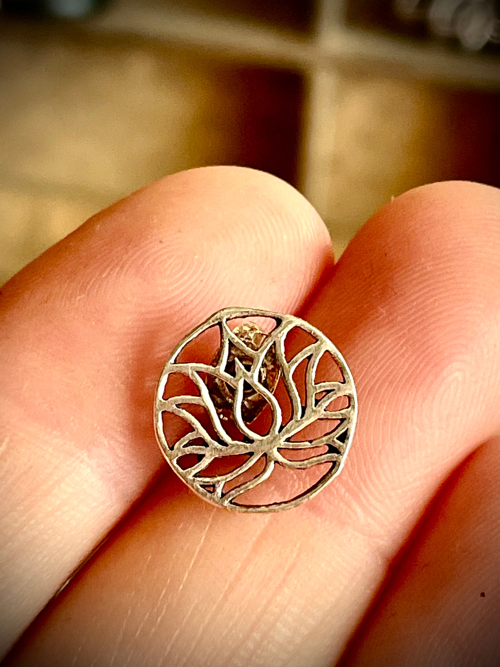 Puces d'oreille rondes Lotus, argent