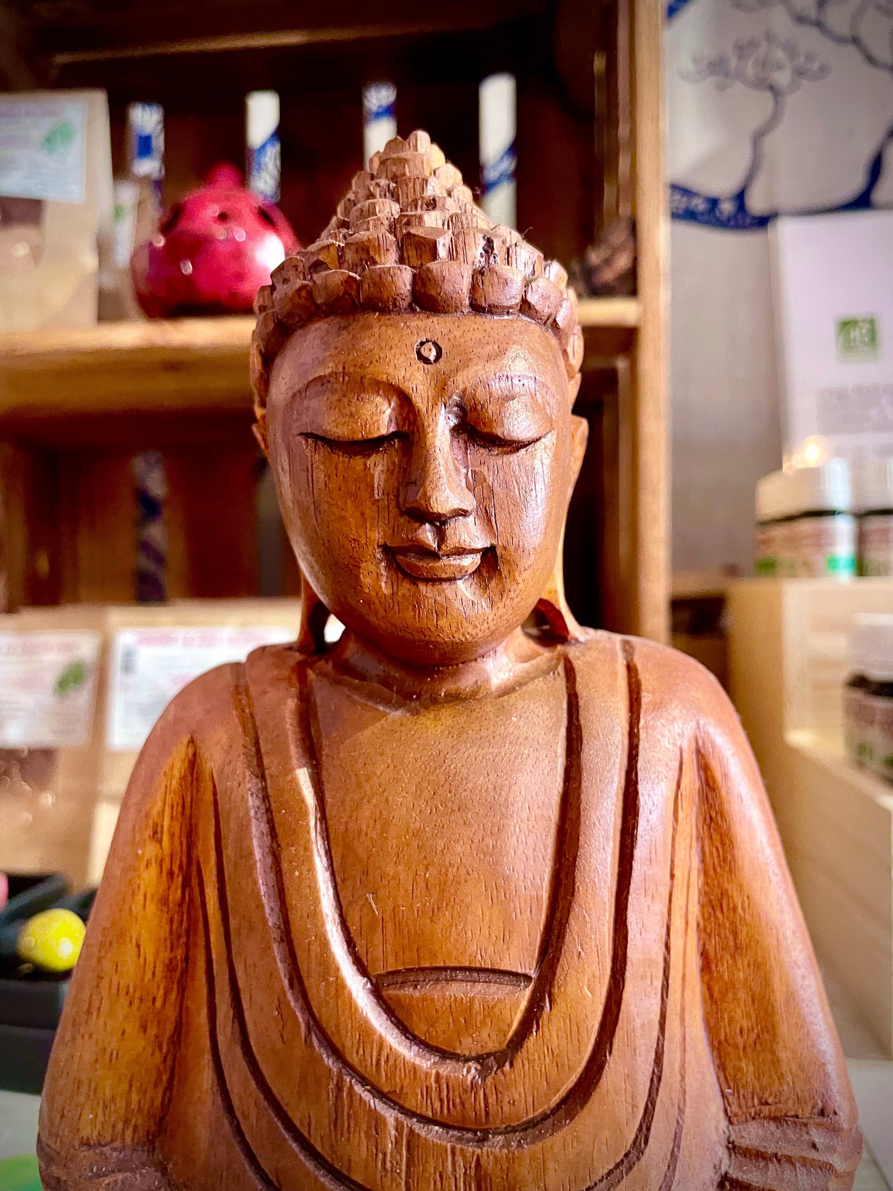 Bouddha méditatif, bois naturel